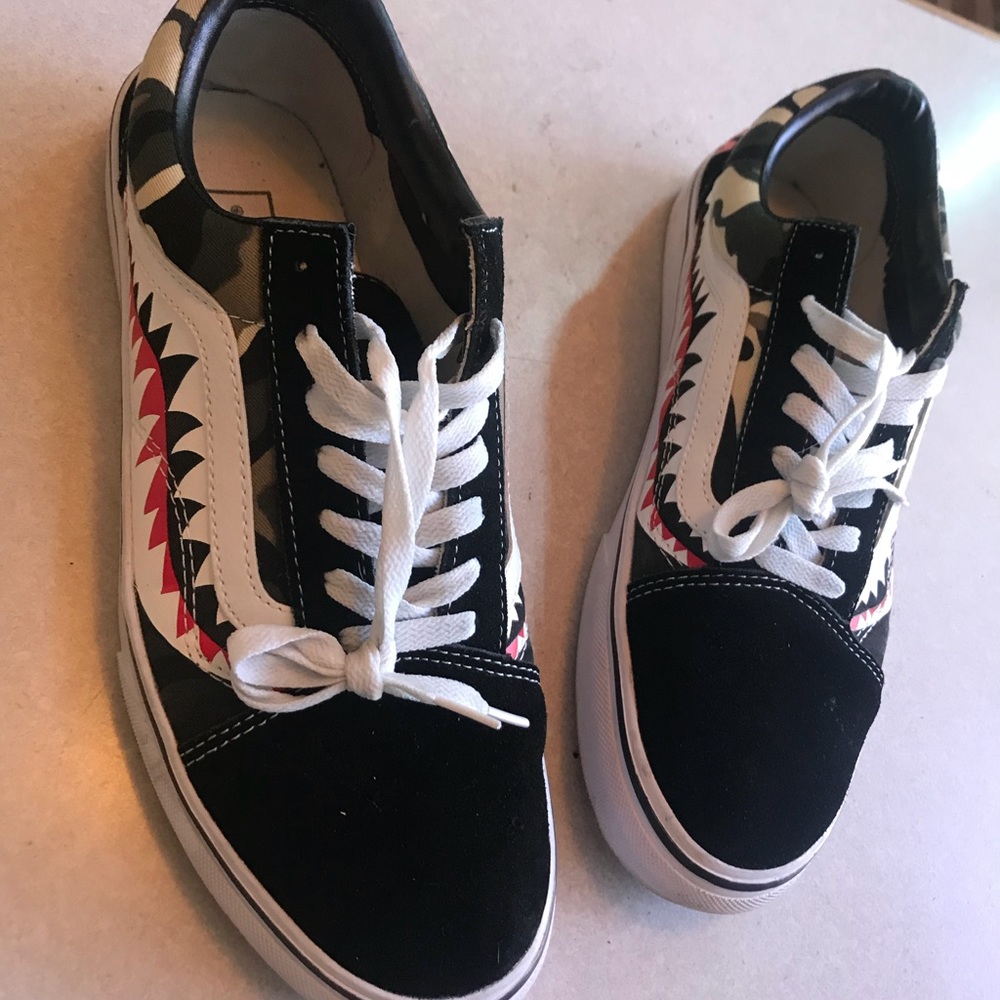 Bape van clash first owner 100% Authentic